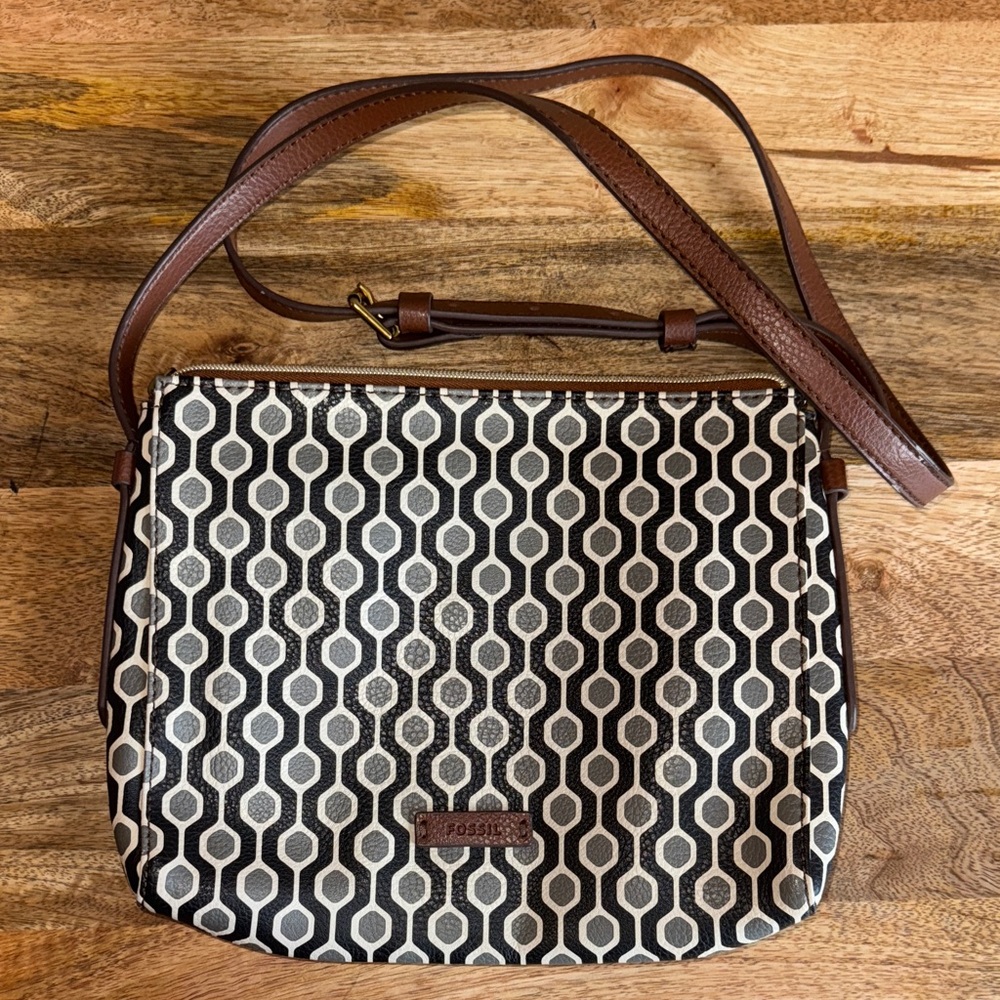 Fossil Black/Gray Women's small crossbody 11” W x 8.5”H x 1.5” D